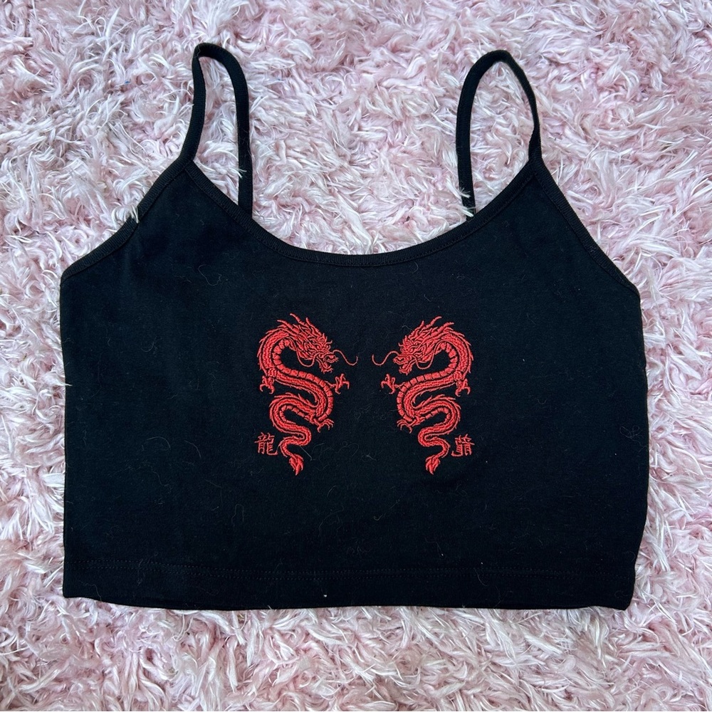 urban outfitters embroidered red dragon black cropped tank top, size small